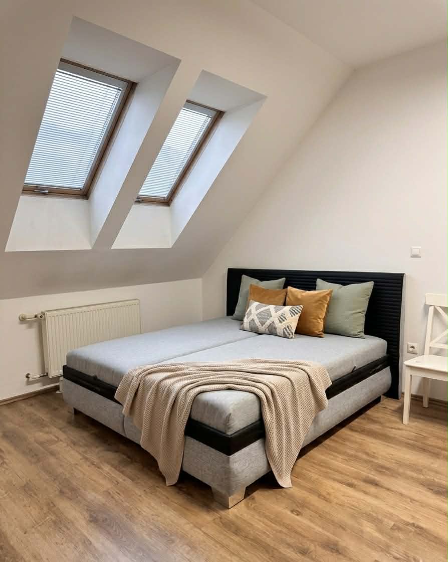 NA PRENÁJOM  2-izbový podkrovný byt v centre mesta – Pekárska ulica, Trnava