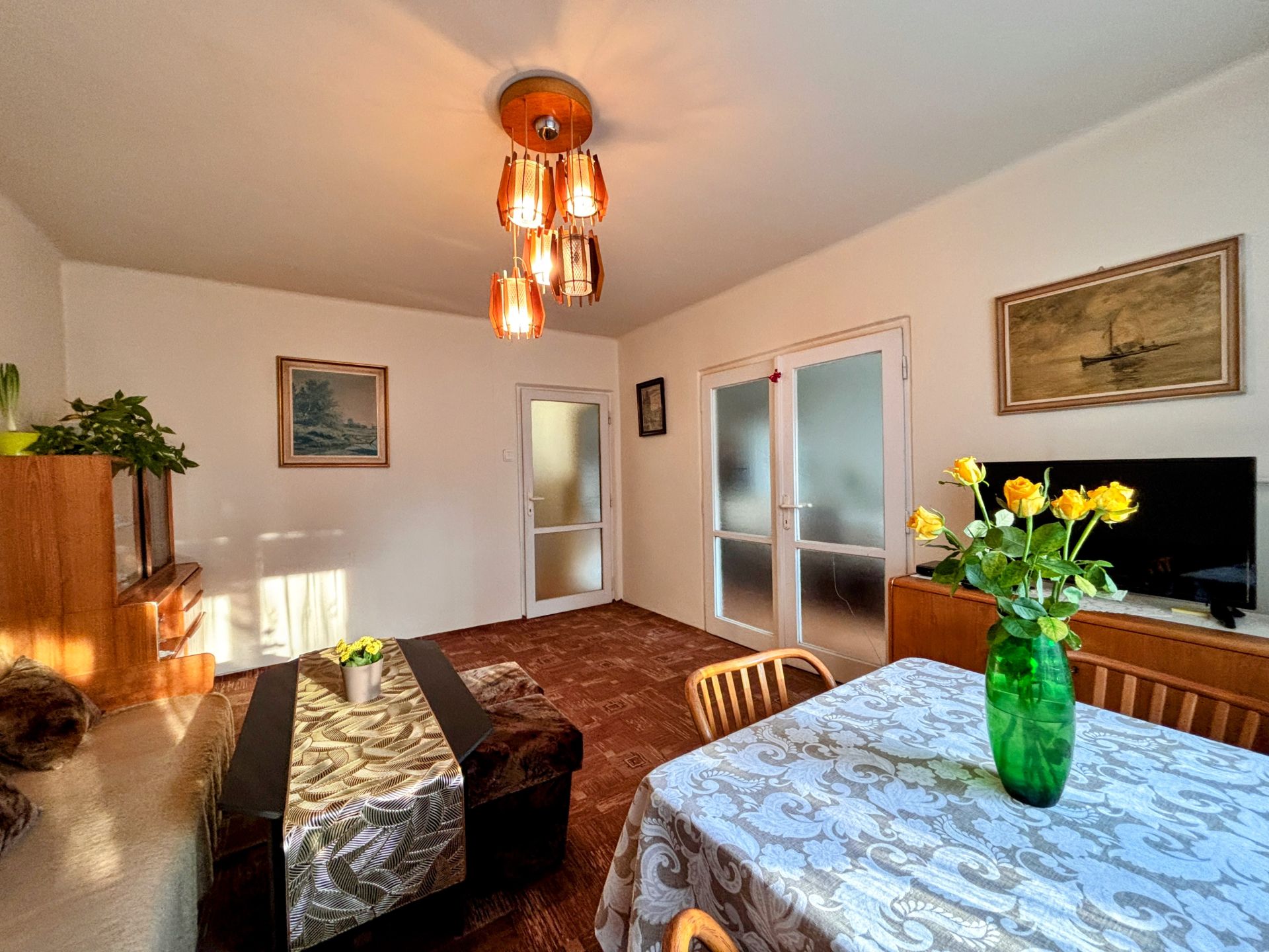 Na predaj 4-izbový byt v pôvodnom stave / Špačinská cesta